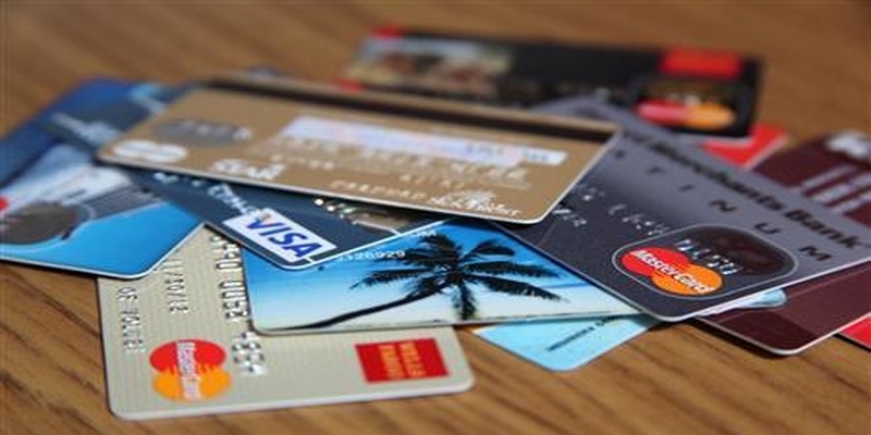 Cara Tarik Tunai Kartu Kredit di ATM